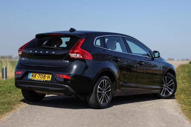 Volvo V40 2.0 T2 Nordic+ ? Leder ? Pano ? LED