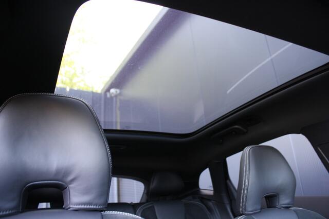 Volvo V40 1.5 T3 Polar+ Sport R-DESIGN - NAVIGATIE - PANORAMADAK - PDC - STOELVERWARMING