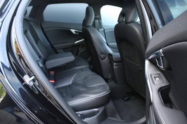 Volvo V40 1.5 T3 Polar+ Sport R-DESIGN - NAVIGATIE - PANORAMADAK - PDC - STOELVERWARMING