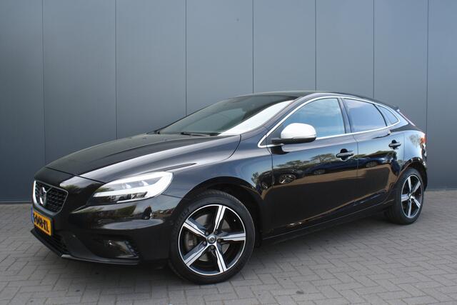Volvo V40 1.5 T3 Polar+ Sport R-DESIGN - NAVIGATIE - PANORAMADAK - PDC - STOELVERWARMING