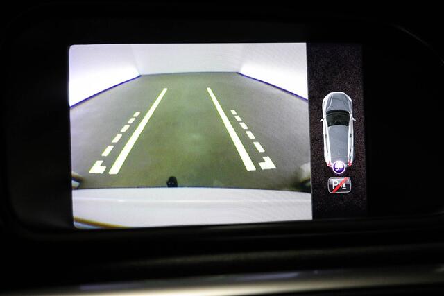 Volvo V40 1.5 T3 Polar+ Sport | PANORAMADAK | STANDKACHEL | TREKHAAK | 18"