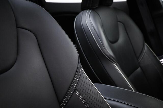 Volvo V40 1.5 T3 Polar+ Sport | PANORAMADAK | STANDKACHEL | TREKHAAK | 18"