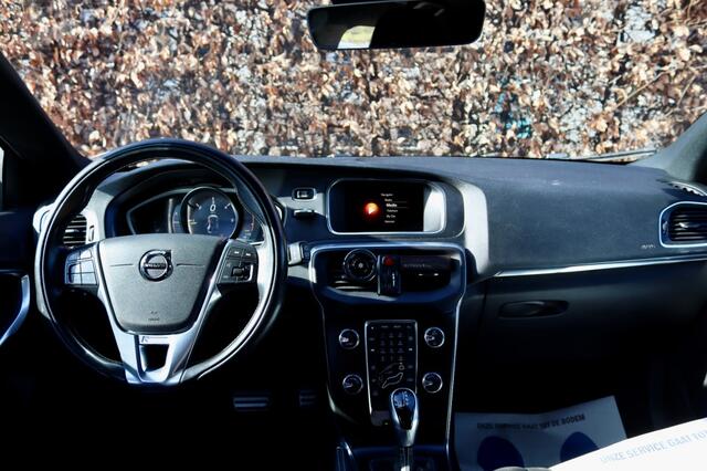 Volvo V40 2.0 D2 R-DESIGN / AUTOMAAT / DIESEL / LAGE KM.STAND !!!