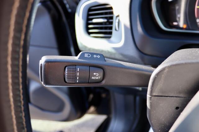 Volvo V40 2.0 D2 R-DESIGN / AUTOMAAT / DIESEL / LAGE KM.STAND !!!