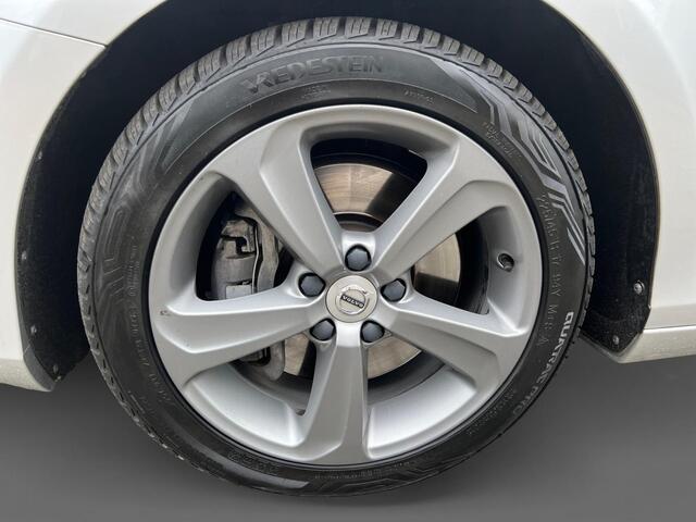 Volvo V40 1.5 T3 Nordic+ | AUTOMAAT | TREKHAAK | STOELVERWARMING | ALL SEASON |