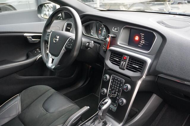 Volvo V40 1.5 T3 Polar+ Sport | R-design | H&K | Pano