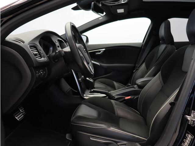Volvo V40 T3 Automaat Polar+ Sport R-Design / Afneembare Trekhaak/ Standkachel / Panoramadak / 19" velgen / Harman Kardon / Verwarmbare Voorstoelen / Getint Glas /