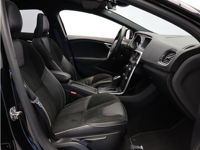 Volvo V40 T3 Automaat Polar+ Sport R-Design / Afneembare Trekhaak/ Standkachel / Panoramadak / 19" velgen / Harman Kardon / Verwarmbare Voorstoelen / Getint Glas /