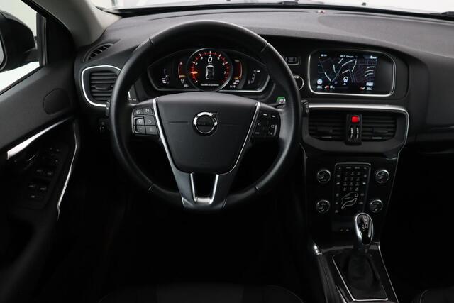 Volvo V40 1.5 T3 Momentum | Automaat | Stoelverwarming | Full LED | Navigatie | Cruise control | Parkeerhulp | Climate control