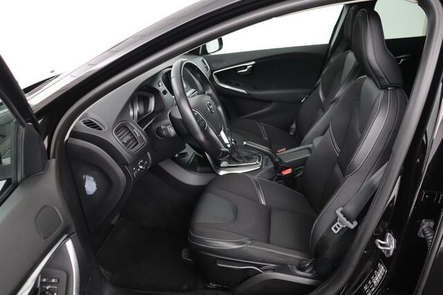 Volvo V40 1.5 T3 Momentum | Automaat | Stoelverwarming | Full LED | Navigatie | Cruise control | Parkeerhulp | Climate control