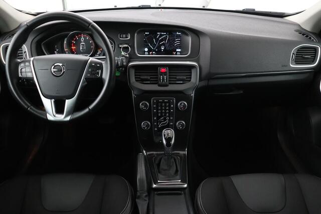 Volvo V40 1.5 T3 Momentum | Automaat | Stoelverwarming | Full LED | Navigatie | Cruise control | Parkeerhulp | Climate control