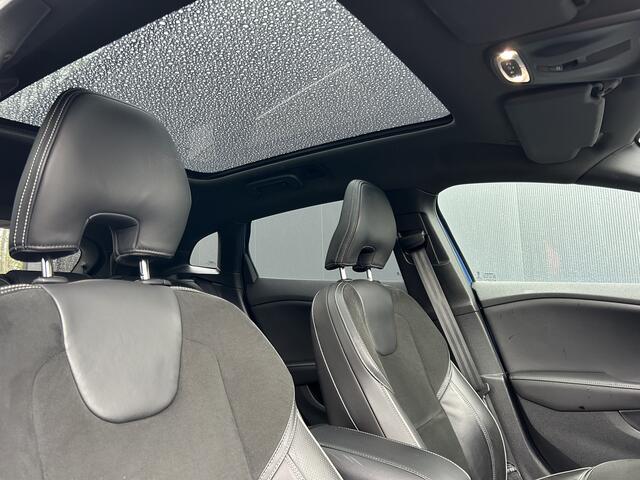 Volvo V40 1.5 T3 R-Design PANO DAK CAMERA ALCANTARA PARK ASSIST LED NAVI CRUISE ECC TREKHAAK