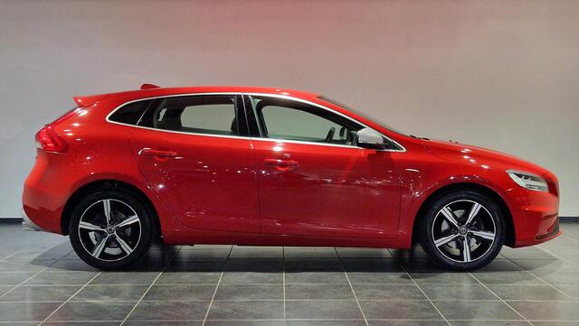 Volvo V40 2.0 T4 Business Sport | Standkachel | Trekhaak
