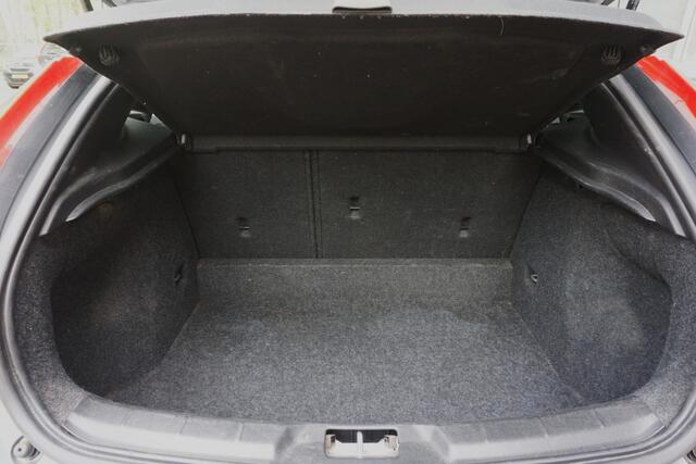 Volvo V40 2.0 T4 Business Sport