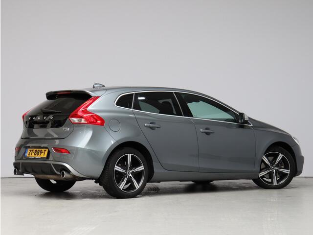 Volvo V40 T3 Polar+ Sport R-Design / Standkachel / Pan. dak / Harman Kardon / Stoelverwarming / Park assist v+a+pilot
