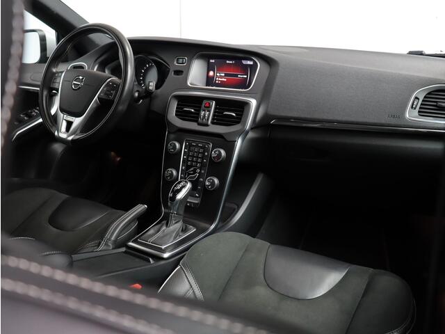 Volvo V40 T3 Polar+ Sport R-Design / Standkachel / Pan. dak / Harman Kardon / Stoelverwarming / Park assist v+a+pilot
