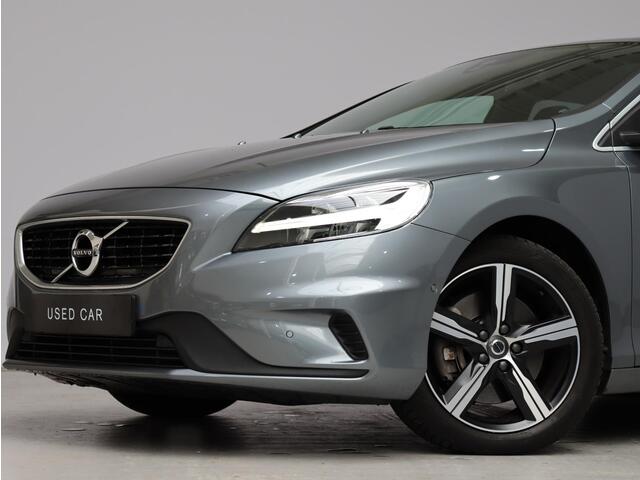 Volvo V40 T3 Polar+ Sport R-Design / Standkachel / Pan. dak / Harman Kardon / Stoelverwarming / Park assist v+a+pilot