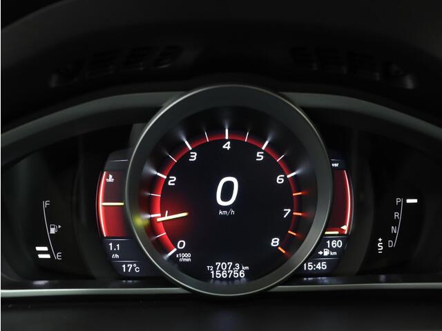 Volvo V40 T3 Polar+ Sport R-Design / Standkachel / Pan. dak / Harman Kardon / Stoelverwarming / Park assist v+a+pilot