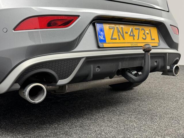 Volvo V40 1.5 T3 Polar+ Sport | Panoramadak | Trekhaak | Achteruitrijcamera |