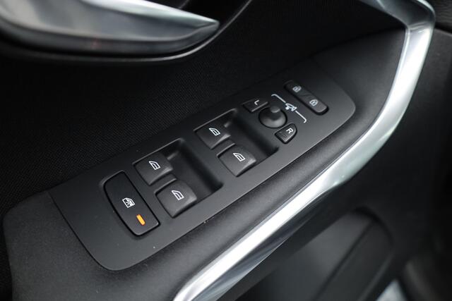 Volvo V40 2.0 T2 Nordic+ | Navi | Stoelverw. | LED | Cruise | PDC A |