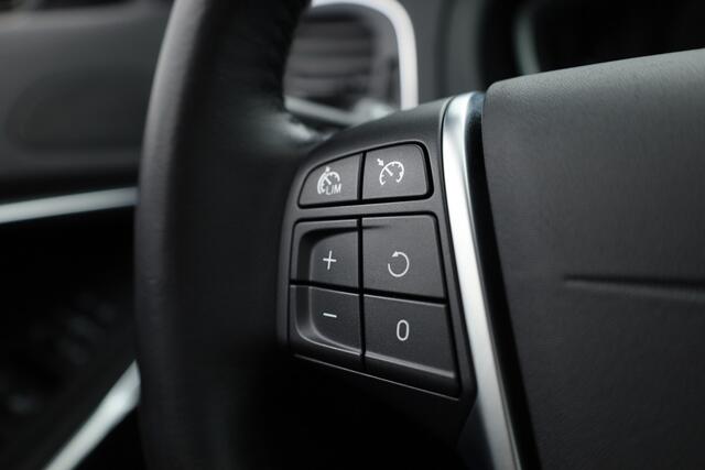 Volvo V40 2.0 T2 Nordic+ | Navi | Stoelverw. | LED | Cruise | PDC A |