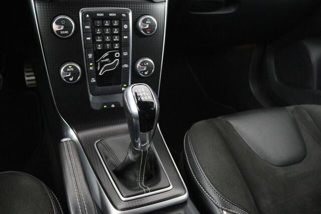 Volvo V40 2.0 T4 Sport | Stoelverwarming | Full LED | Navigatie | Leder/Alcantara | Climate control | Parkeerhulp | Cruise control | R Design