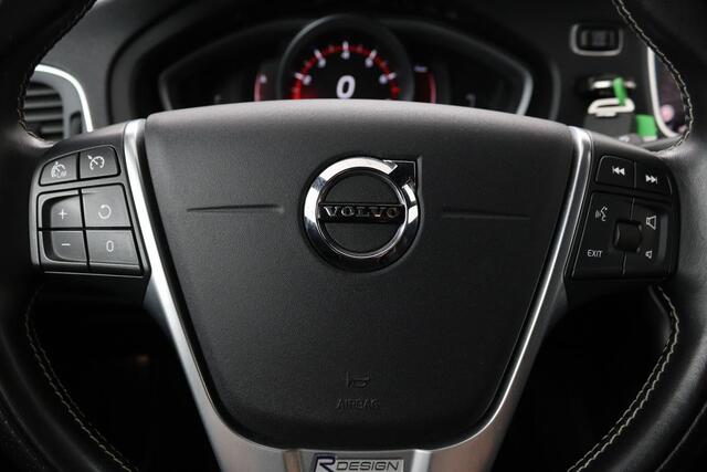 Volvo V40 2.0 T4 Sport | Stoelverwarming | Full LED | Navigatie | Leder/Alcantara | Climate control | Parkeerhulp | Cruise control | R Design
