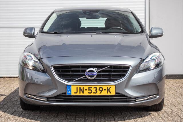 Volvo V40 2.0 T3 Momentum All-in rijklaarprijs | Nav | Stoelverw. | Afn. trekhaak | 17"