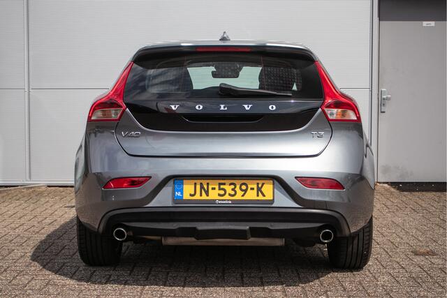 Volvo V40 2.0 T3 Momentum All-in rijklaarprijs | Nav | Stoelverw. | Afn. trekhaak | 17"