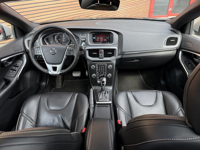 Volvo V40 2.0 D3 Business Sport Panodak / Leer / Led / Lm Velgen / Clima / Trekhaak