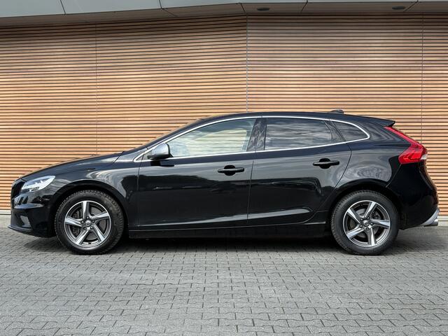 Volvo V40 2.0 D3 Business Sport Panodak / Leer / Led / Lm Velgen / Clima / Trekhaak