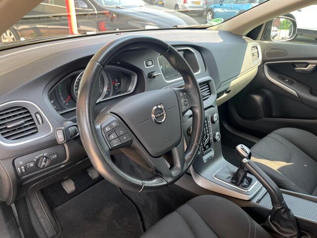 Volvo V40 2.0 T2 122PK LED/NAVI/Stoelverwarming Onderhoudshistorie