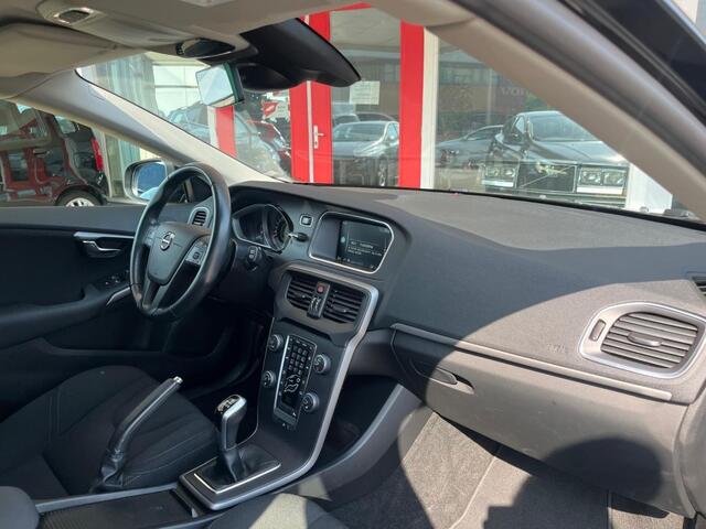 Volvo V40 2.0 T2 122PK LED/NAVI/Stoelverwarming Onderhoudshistorie