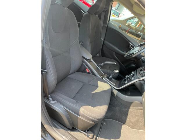 Volvo V40 2.0 T2 122PK LED/NAVI/Stoelverwarming Onderhoudshistorie