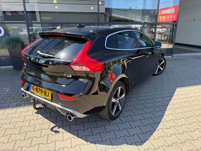 Volvo V40 1.5 T3 Polar+ *Trekhaak & Panoramadak*
