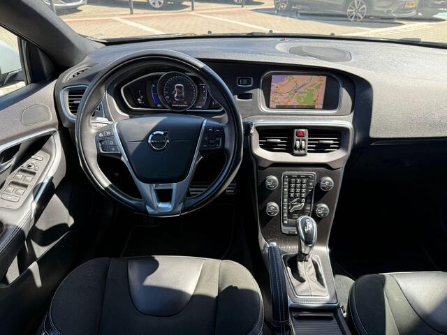 Volvo V40 1.5 T3 Polar+ *Trekhaak & Panoramadak*