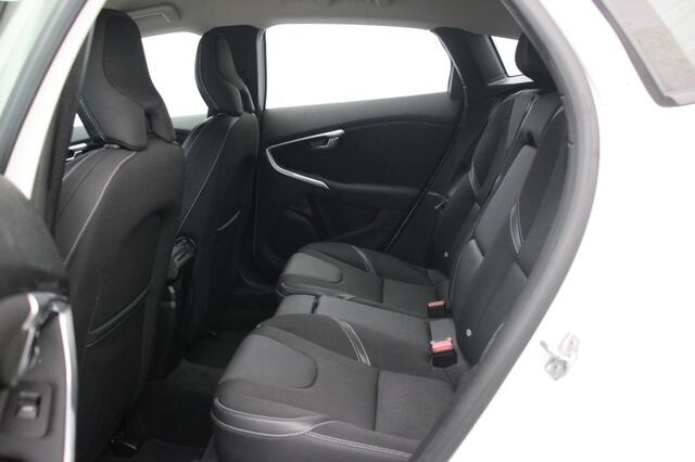 Volvo V40 1.5 T2 Polar+ Automaat - Navi, Camera, Cruise, Stoelverw.