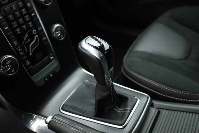 Volvo V40 2.0 T2 R-Design | Navi | Cruise | Camera | Stoelverw. | PDC A | 17'' | Clima