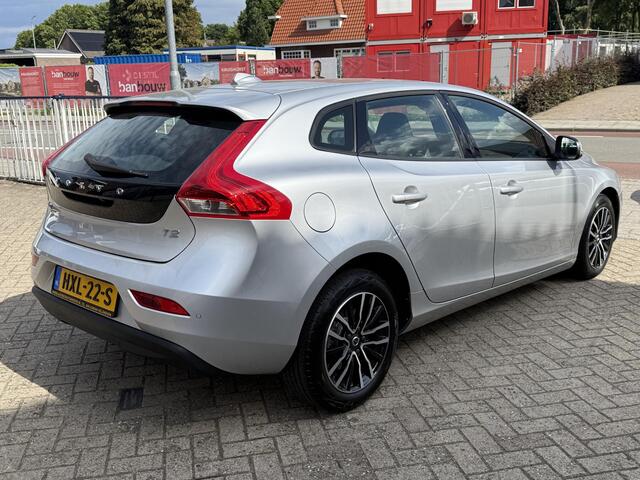 Volvo V40 2.0 T2 Momentum