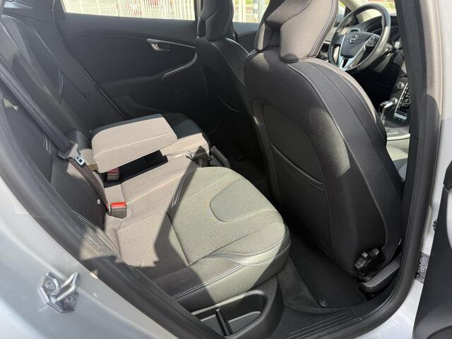 Volvo V40 2.0 T2 Momentum