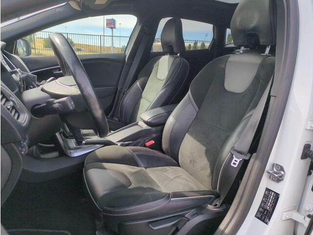 Volvo V40 1.5 T3 Polar+ Sport | DAB | Panoramadak | Stoelverwarming | Parkeersensoren V+A | Parkeercamera | Keyless entry/start | Harman/Kardon | Volvo on Call |