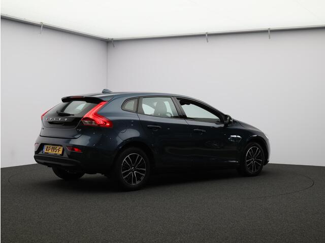 Volvo V40 1.5 T2 Automaat Nordic+ / Cruise Control / Standkachel / Stoelverwarming / Parkeersensoren achter / Navigatie / On Call / Verwarmbare voorruit /