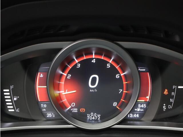 Volvo V40 1.5 T2 Automaat Nordic+ / Cruise Control / Standkachel / Stoelverwarming / Parkeersensoren achter / Navigatie / On Call / Verwarmbare voorruit /