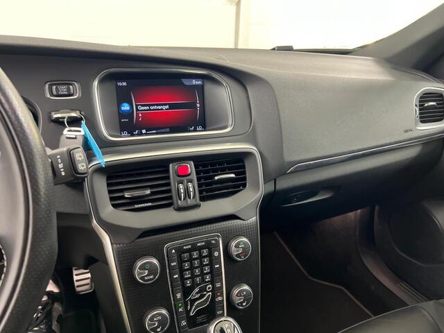 Volvo V40 1.5 T3 Polar+ Sport | DAB | Keyless entry | Harman/Kardon | Standkachel | Parkeercamera | Panoramadak | Volvo on Call | Stoelverwarming |