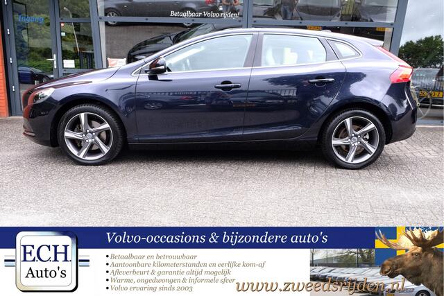 Volvo V40 2.0 T2 150 pk Summum, Panoramadak, Leer, Trekhaak, Stoelverwarming, Elektr. stoel