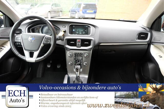 Volvo V40 2.0 T2 150 pk Summum, Panoramadak, Leer, Trekhaak, Stoelverwarming, Elektr. stoel