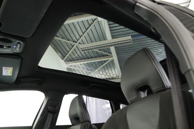 Volvo V40 1.5 T3 R-Design / Panorama / HarmanKardon / LED / Trekhaak