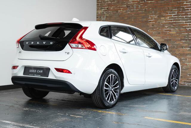 Volvo V40 T2 Automaat Polar+ | Parkeersensoren achter | Volvo on Call | Stoelverwarming | Dealeronderhouden | Navigatie | High perfomance audio | Climate control