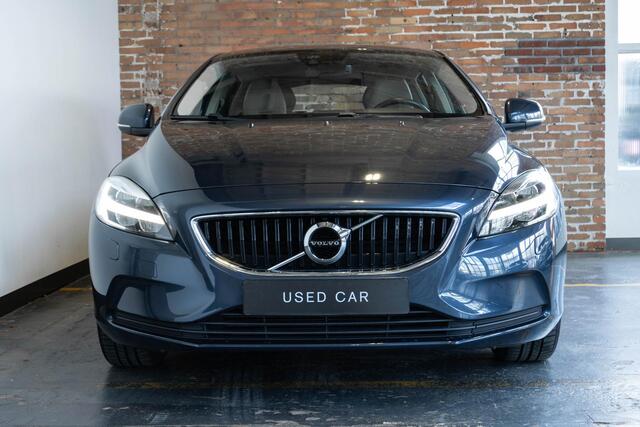 Volvo V40 T2 Automaat Nordic+ | Dealeronderhouden | 1ste eigenaar | Stoelverwarming | Climate Control | Parkeerverwarming | Parkeersensoren achter | Parkeercamera | High Performance Audio | Verwarmbare Voorruit | Volvo on Call |