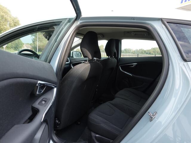 Volvo V40 2.0 T2 Kinetic NAVI | CRUISE | AIRCO | BT-TEL | LMV